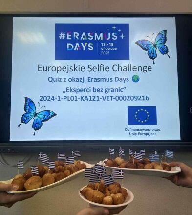 Plakat i greckie pączki z flagami