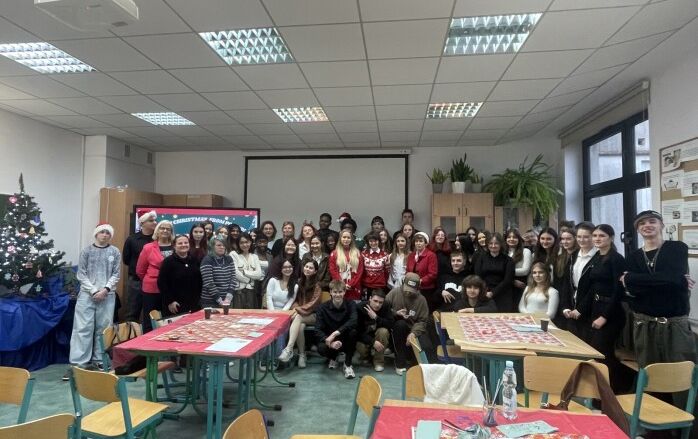 zdjęcie grupowe z uczestnikami spotkania