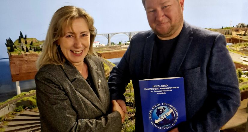 Podpisanie porozumienia o współpracy między ZSTK a MicroCity PL