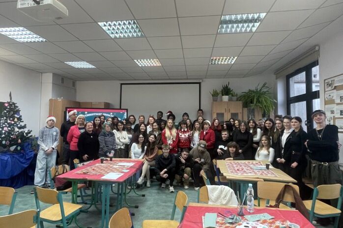 zdjęcie grupowe z uczestnikami spotkania