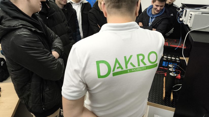 uczniowie ZSS na szkoleniu w DAKRO