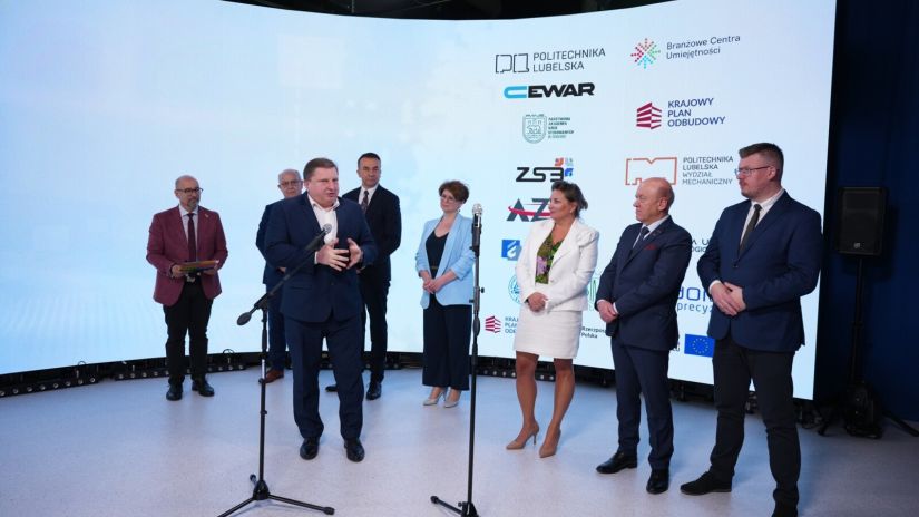 Uroczysta Gala - odbiór wyróżnienia dla LCKZiU przez Pana Dyrektora Sławomira Dybałę.