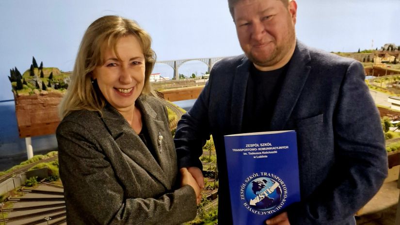 Podpisanie porozumienia o współpracy między ZSTK a MicroCity PL