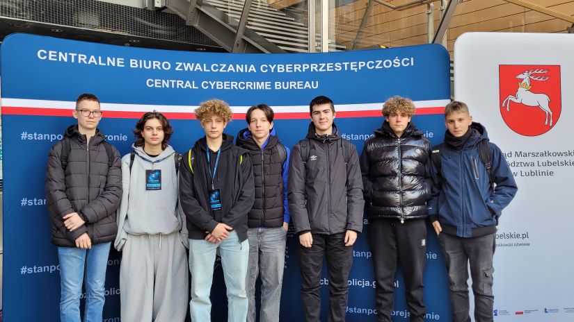 Uczniowie ZSTK z kierunku technik cyberbezpieczeństwa na konferencji "Lubelskie Cyberbezpieczne".